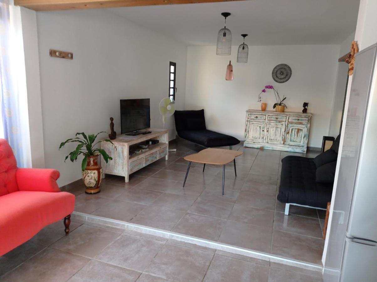 Jolie Maison T3 A St Pierre, 2 Chambres Avec Sdb, Grande Varangue, Jardin Saint Pierre Exterior photo