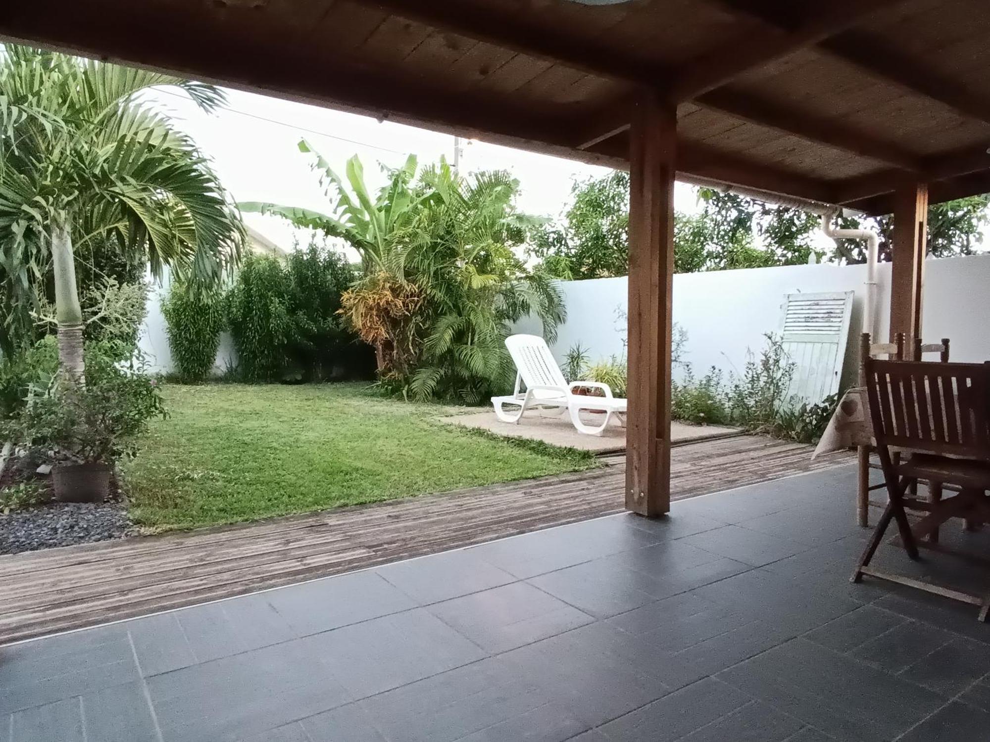 Jolie Maison T3 A St Pierre, 2 Chambres Avec Sdb, Grande Varangue, Jardin Saint Pierre Room photo